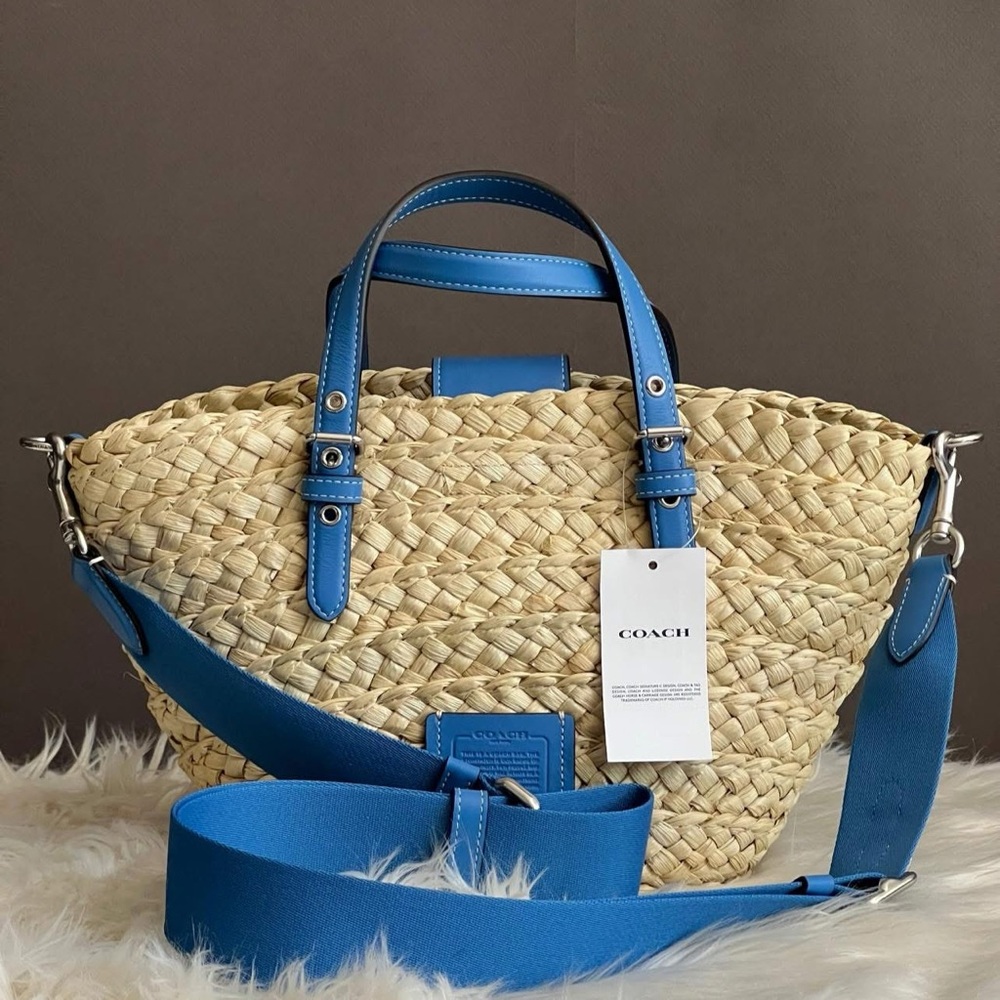 CJ519 - Coach Small Tote - Picture 6 of 13